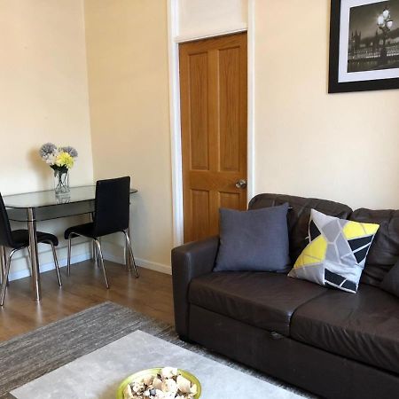 Entire Flat Very Comfortable 1 Bedroom London Exteriör bild