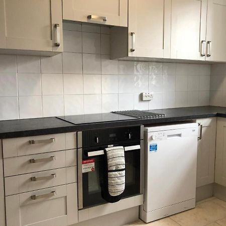 Entire Flat Very Comfortable 1 Bedroom London Exteriör bild