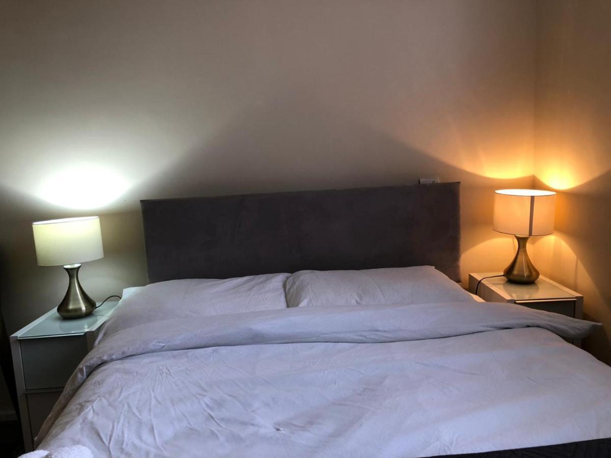 Entire Flat Very Comfortable 1 Bedroom London Exteriör bild
